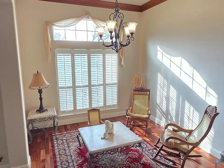 6925 Katherine Ct — Photo 38