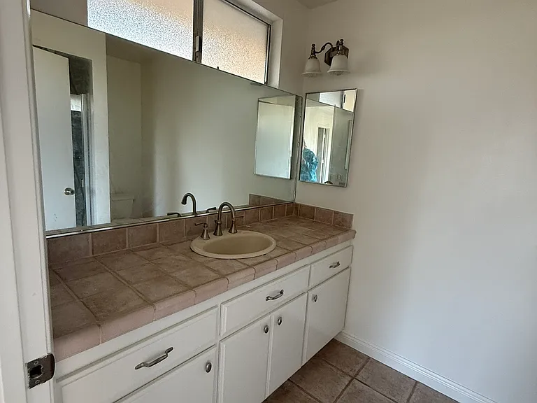 654 McGavran Dr — Photo 14