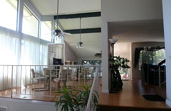 4th image of 464 Deerhurst Ave