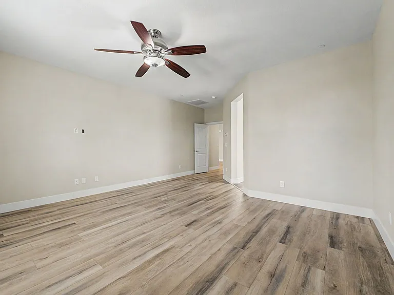 3777 Toscanella Ave — Photo 16