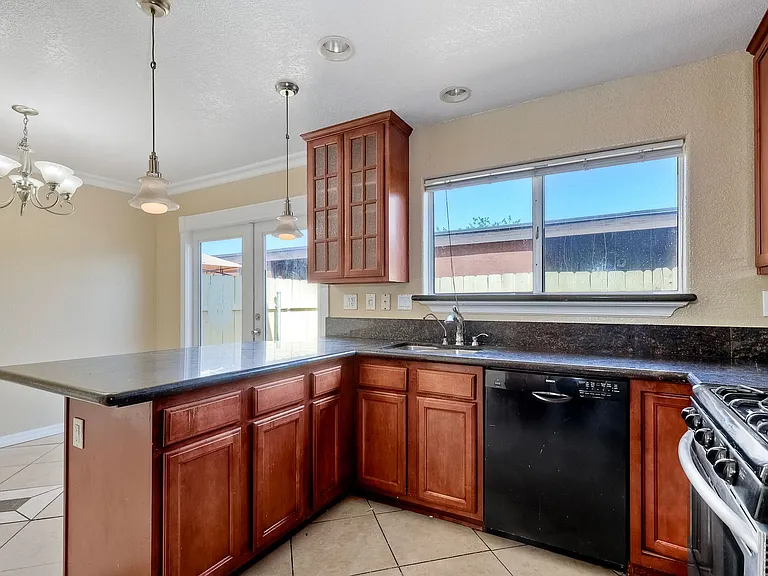 447 S Lincoln Ave — Photo 14