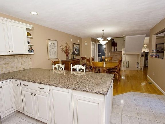 5th image of 16 Brittania Cir