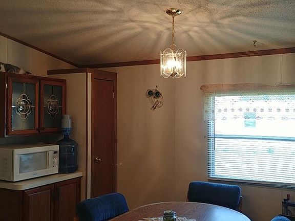 5th image of 1401 Bel Air Dr