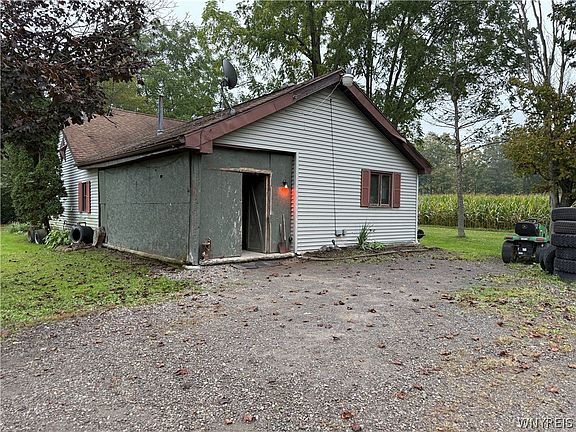 3rd image of 13291 Big Tree Rd