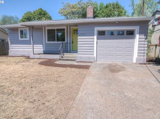 11517 SE Salmon St, Portland, OR 97216