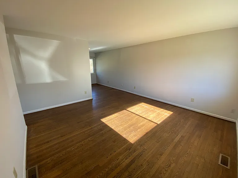 2053 Richard Ave — Photo 7