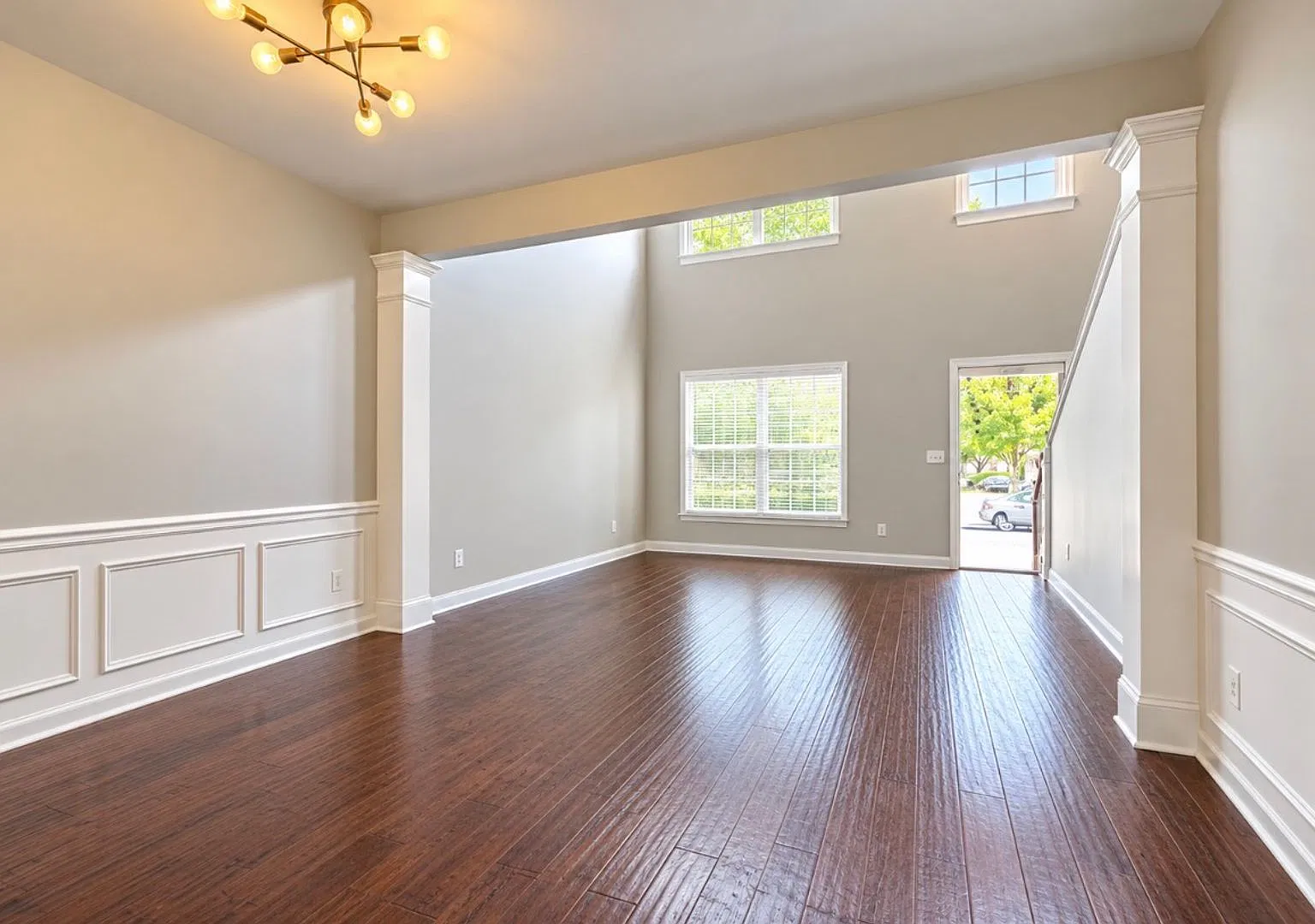 3 Bedroom, 2.5 Bath townhome in Alpharetta — Photo 2