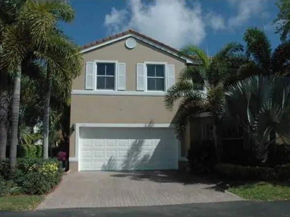 1145 Lidflower St, Hollywood, FL 33019