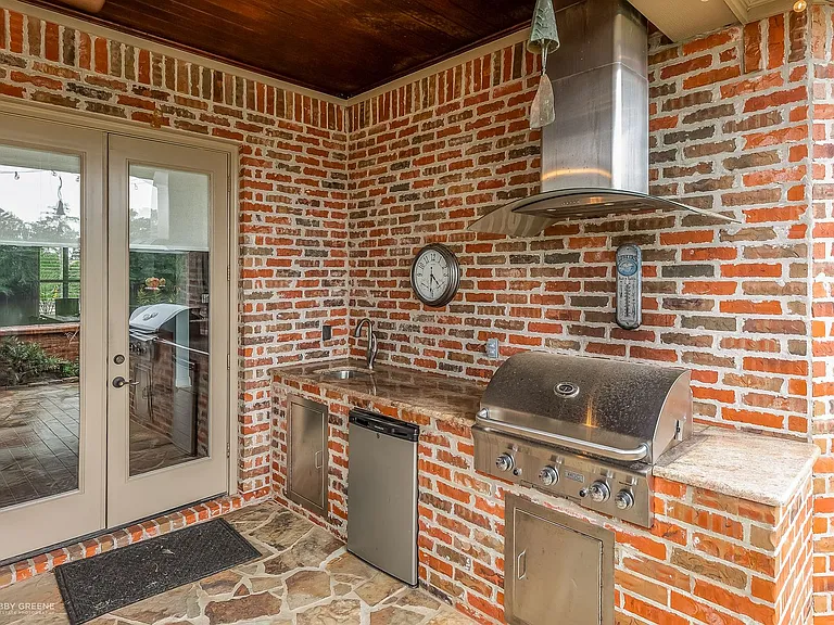 205 Beau Sejour Dr — Photo 37