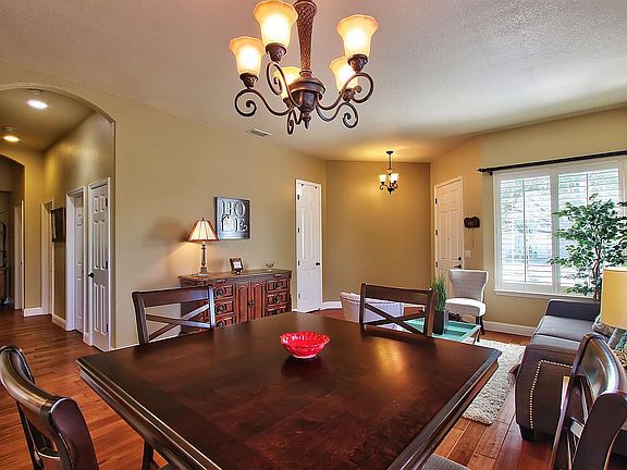 5th image of 1880 Broadford Dr