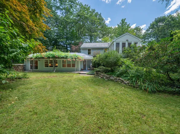 217 Hall Avenue, Henniker, NH 03242