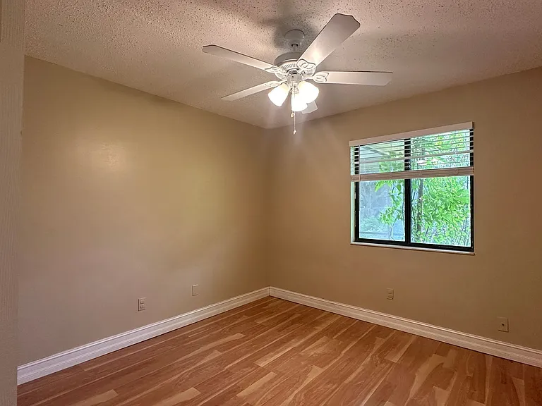 487 Carrigan Ave — Photo 11