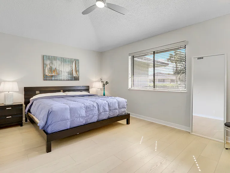 811 Club Dr — Photo 6