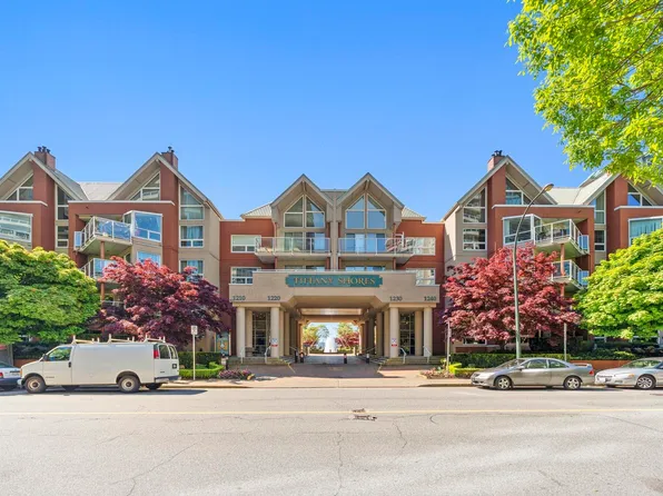 1240 Quayside Dr #106, New Westminster, BC V3M 6H1