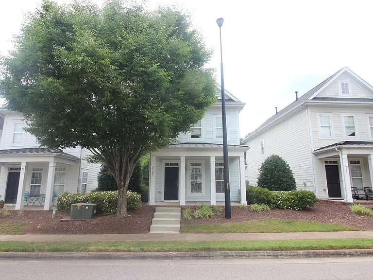7745 Acc Blvd — Photo 2