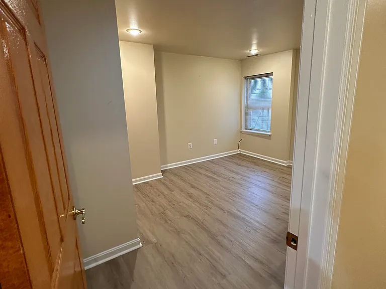 2110 Fleet St #B — Photo 10