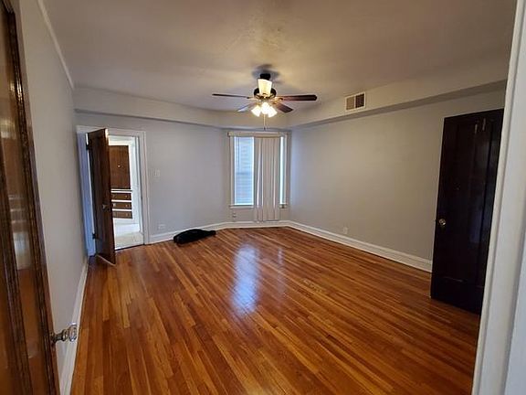 5th image of 7836 S Jeffery Blvd #3