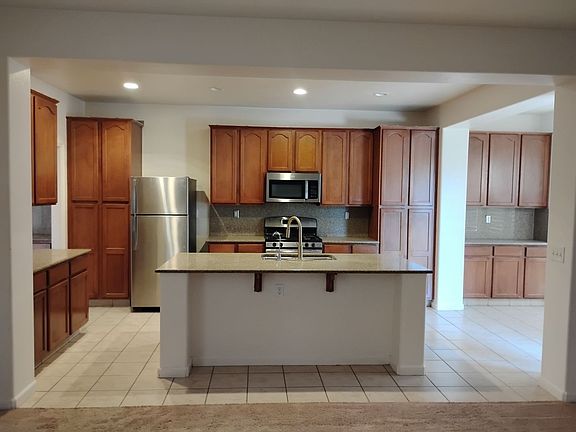 4th image of 1261 Baxter Dr