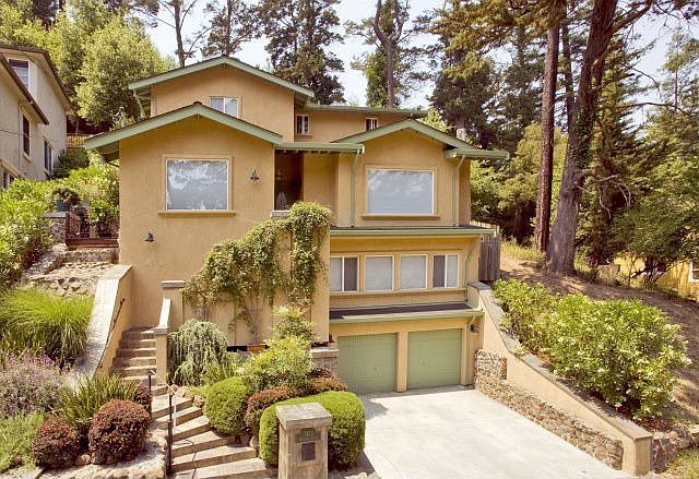 New in 2000, 2800+sq.ft.