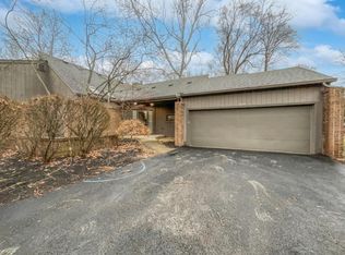 1619 Coppertree Rd, Columbus, OH 43232