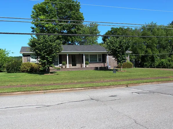 10304 Picadilly Ln SW, Huntsville, AL 35803