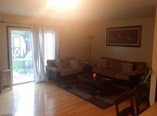 90 Redbud Rd, Piscataway, NJ 08854