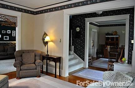 4th image of 1127 Birchard Ave