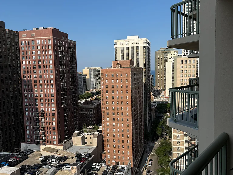 111 W Maple St #1807 — Photo 3
