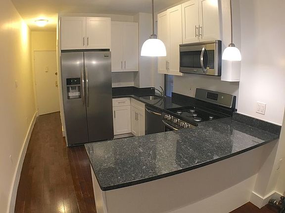3rd image of 223 Bainbridge St #2L2R