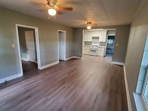 2nd image of 1310 Amelia St