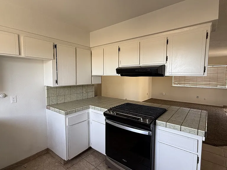 100 N Mathew St — Photo 4