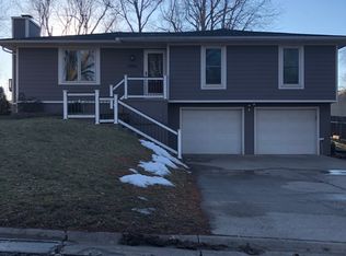 5906 York St, Saint Joseph, MO 64506