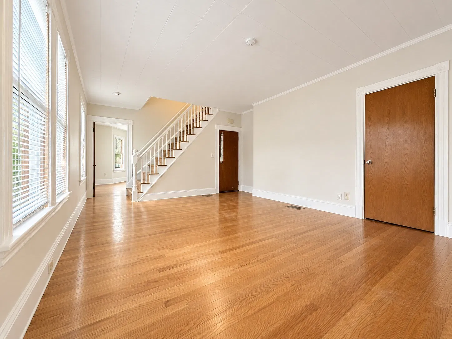 3 bed, 1.0 bath, 1100 sqft, $2,800 — Photo 1