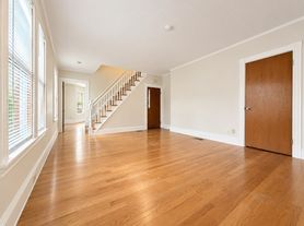 123 Chestnut St, Waltham, MA