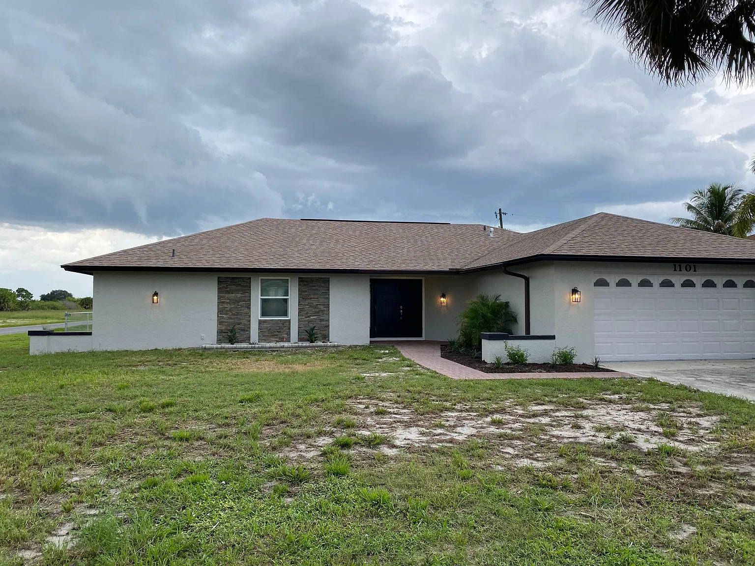 4 bed, 2108 sqft, $2,450 — Photo 1