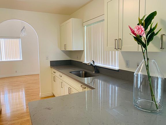 All new kitchen. Quartz countertops.
