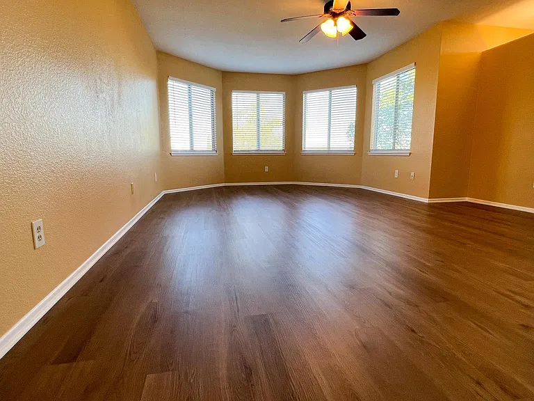 8558 Sandhill Dr — Photo 21
