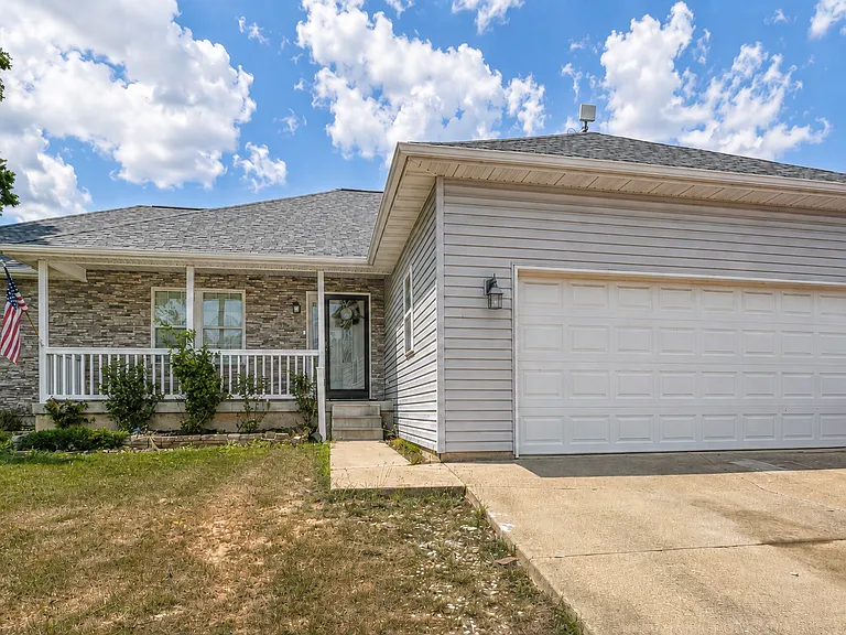 21030 Larson Rd — Photo 1