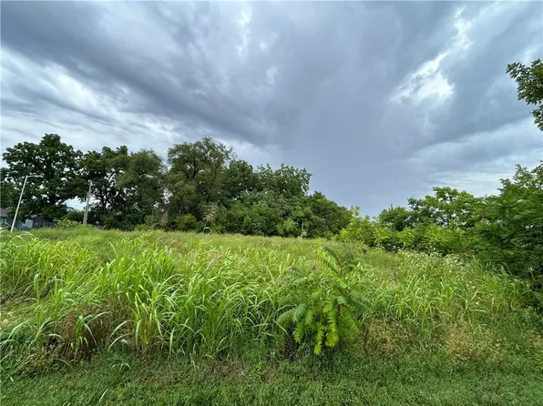 2604 Paseo Blvd, Kansas City, MO 64108