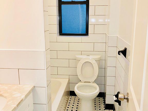 4th image of 47 Bay 26th St APT B2