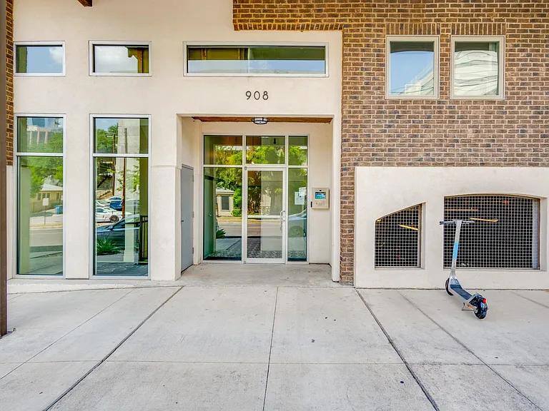 908 Nueces St #12 — Photo 29