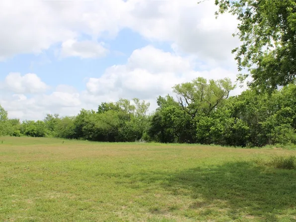 5195B Erath St, Fort Worth, TX 76119