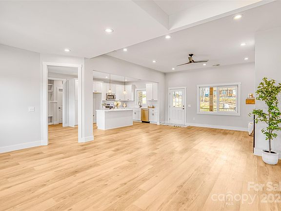 5th image of 1509 Avalon Oaks Ct
