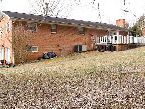 4th image of 404 Lupine Dr