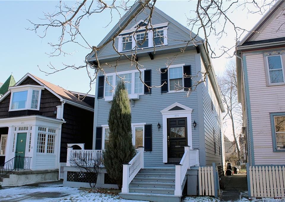 1st image of 371 Pennsylvania St