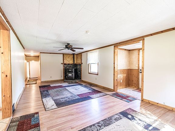 2nd image of 30 Parkway Dr