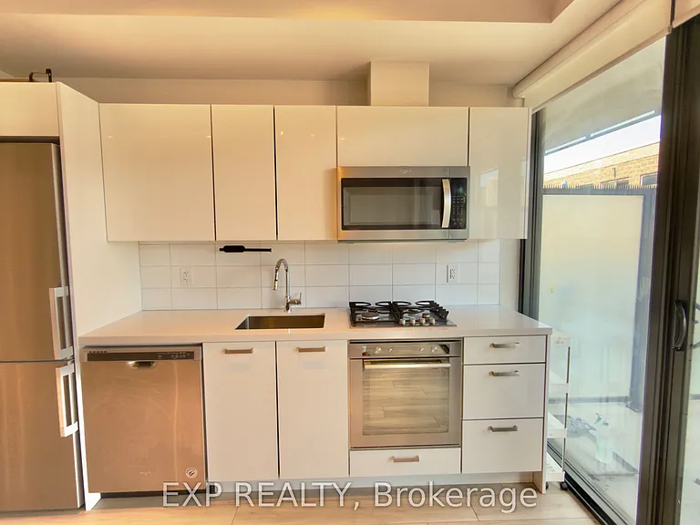 458 Richmond St W #401 — Photo 15