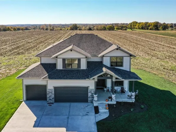 5721 W 255th St, Louisburg, KS 66053