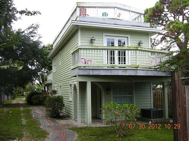 2nd image of 1208 SW 4th St