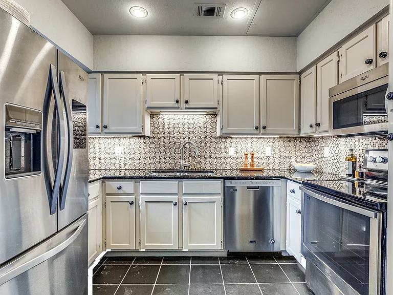 4424 Holland Ave #103 — Photo 7